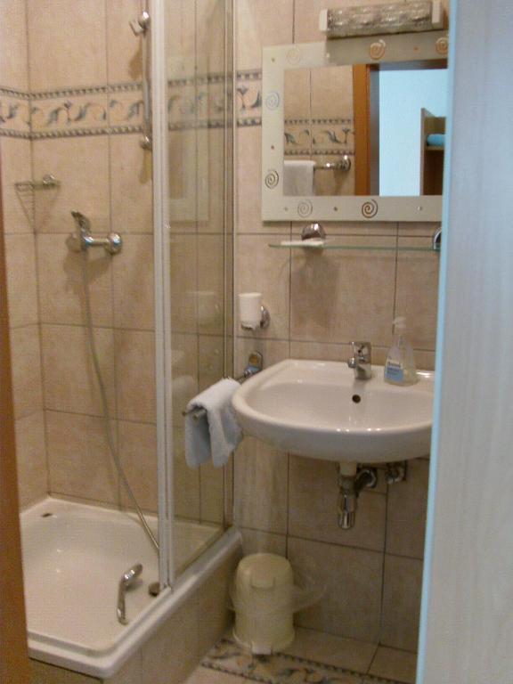 Hotel Martinsklause Meckesheim Bilik gambar